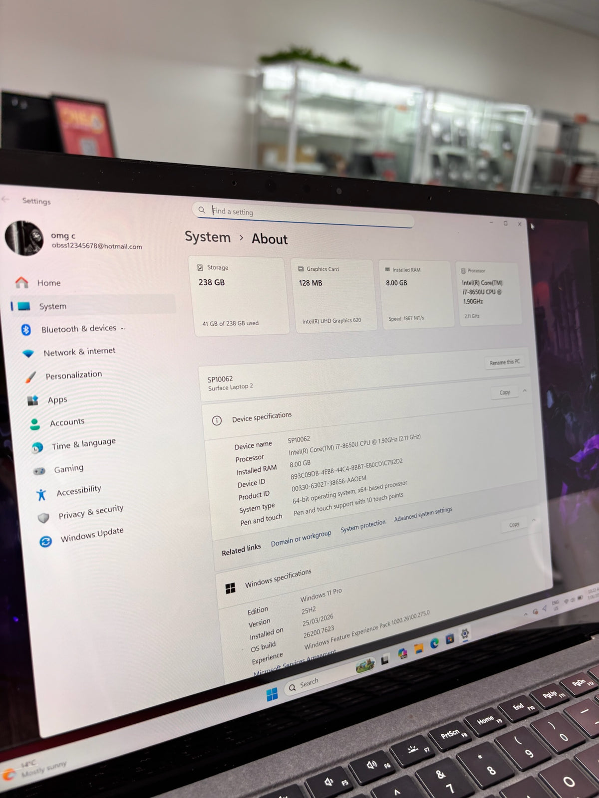 Microsoft Surface Laptop 2, Core i7-8th Gen, 8GB RAM 256Gb storage