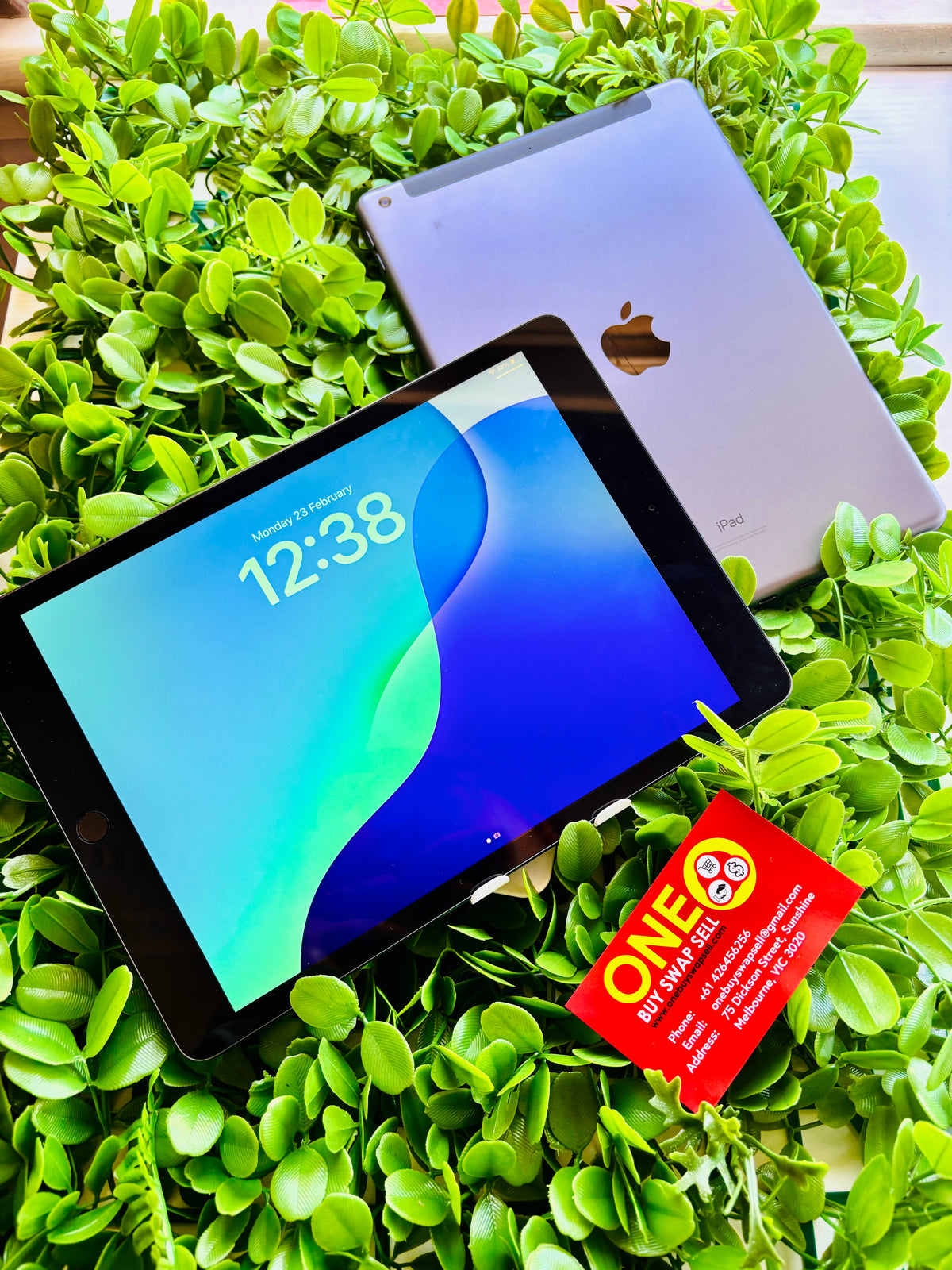 Apple iPad 7th Gen 32GB WiFi + Cellular Tablet