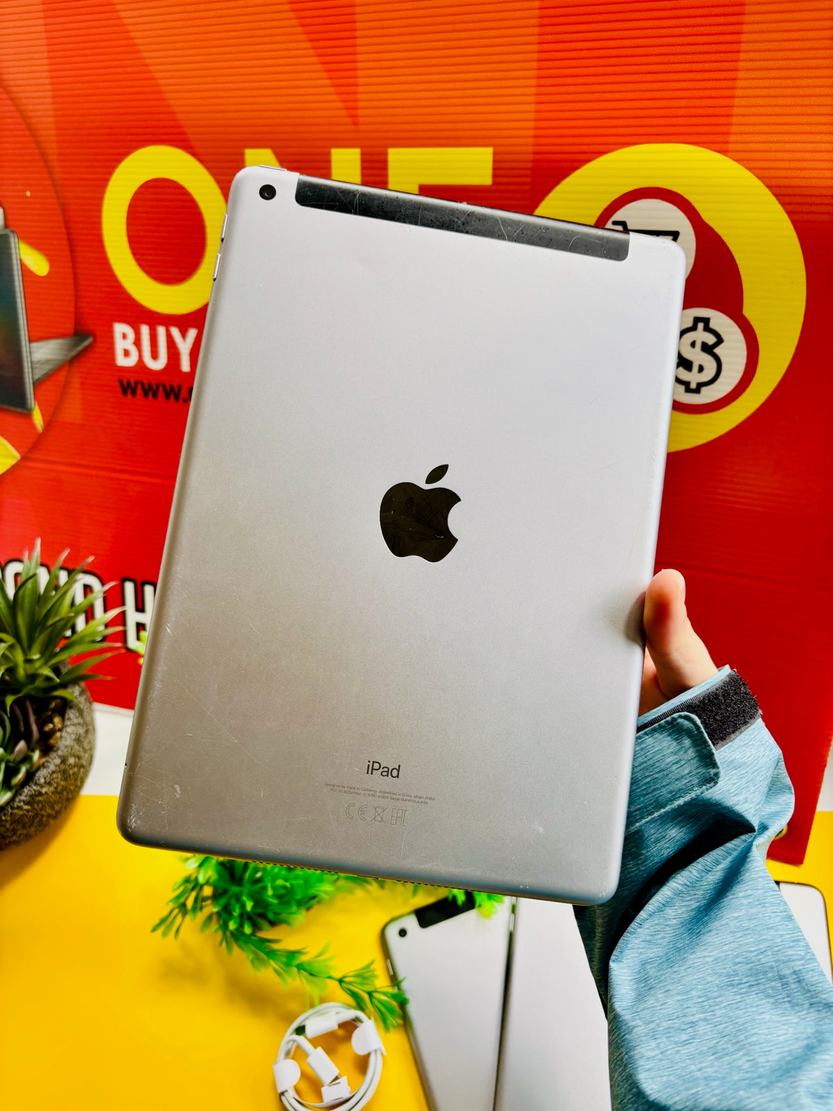 Apple iPad 6th Gen (9.7") Wifi Only!! | 128GB | Unlocked | Warranty