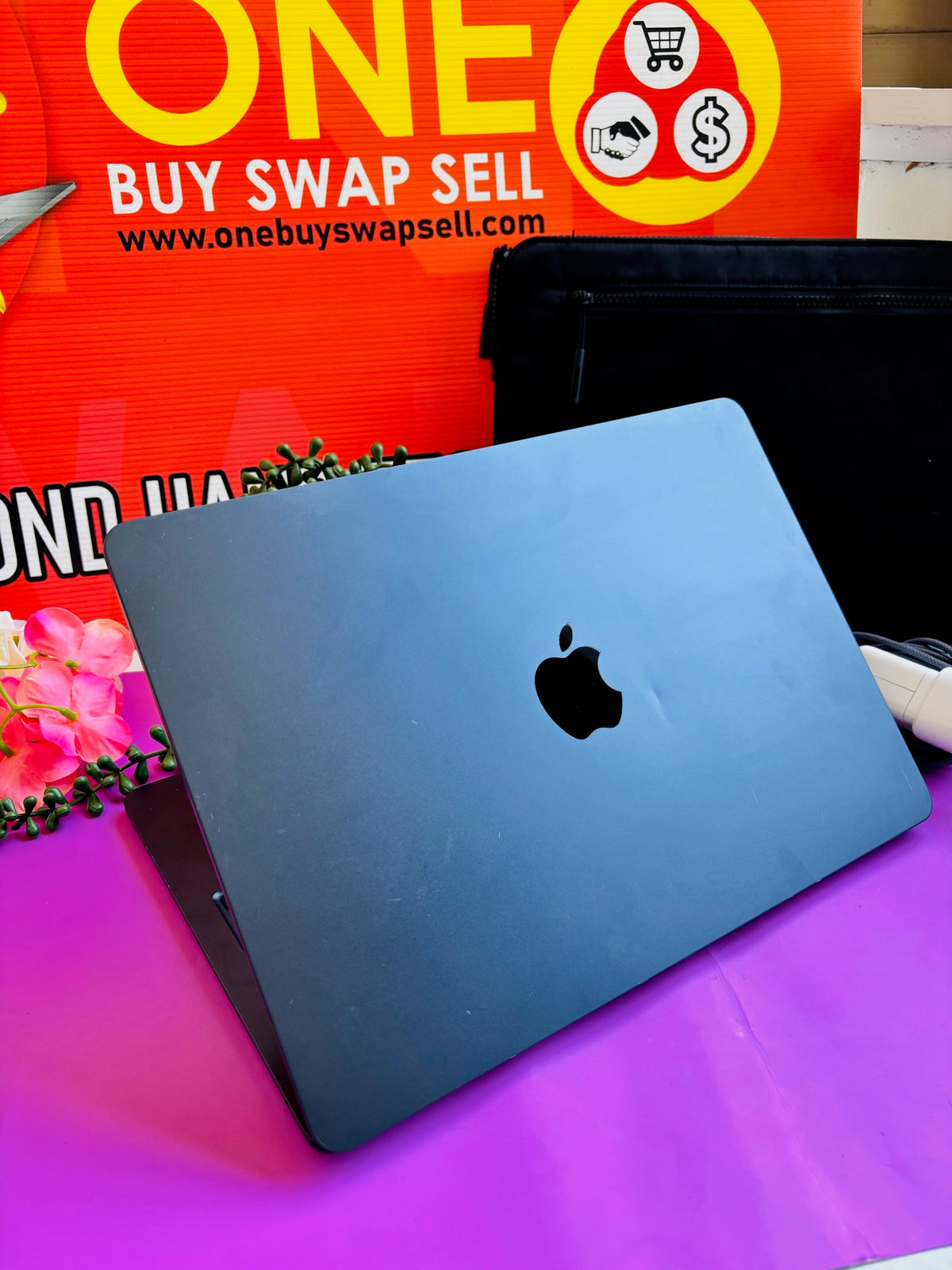 MacBook Air M2 8GB/256GB (2022). 94%