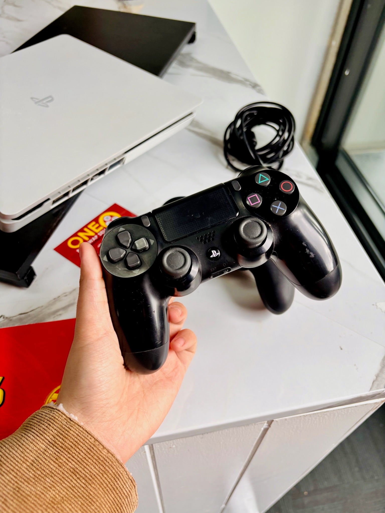 PS 4 Console with 2 controllers