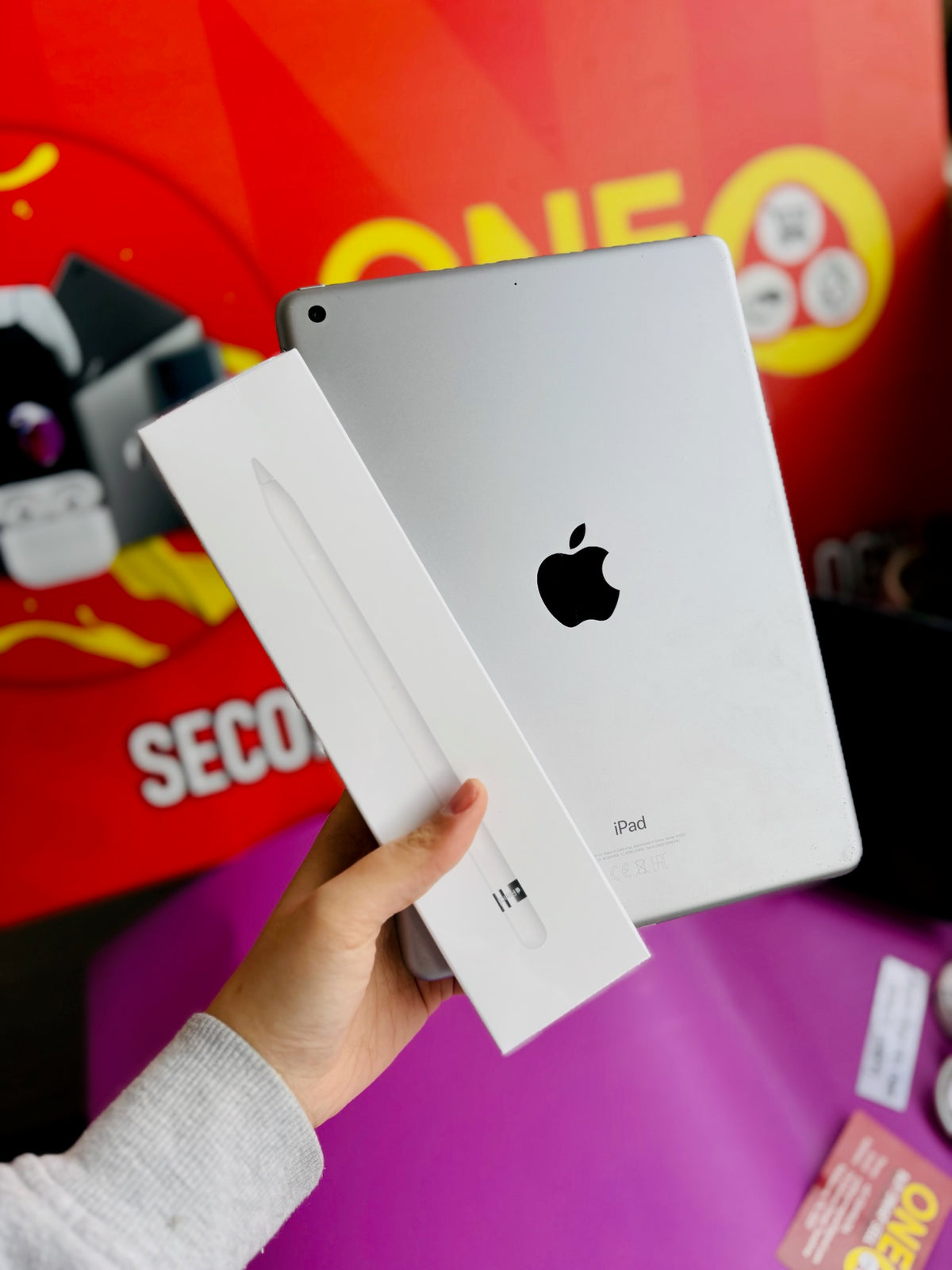 Apple iPad 6th Generation (9.7") 32GB, Wi-fi & Cellular