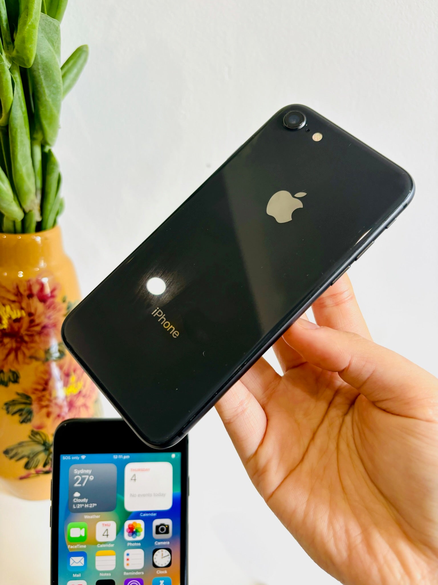 Apple iPhone 8 | 64GB | Unlocked | Warranty 2 Months