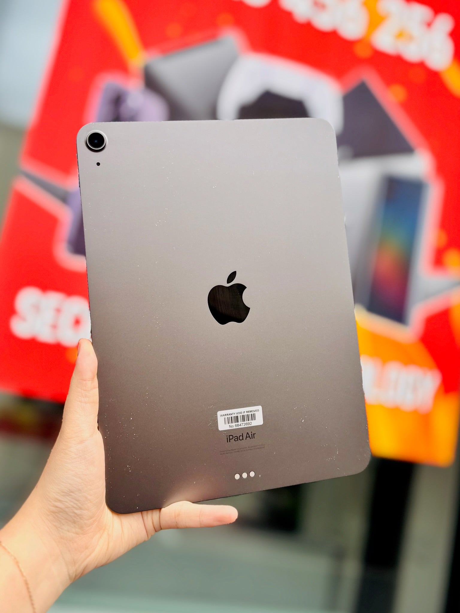 iPad Air 5th Generation 64GB, Wifi, Unlocked, Excellent