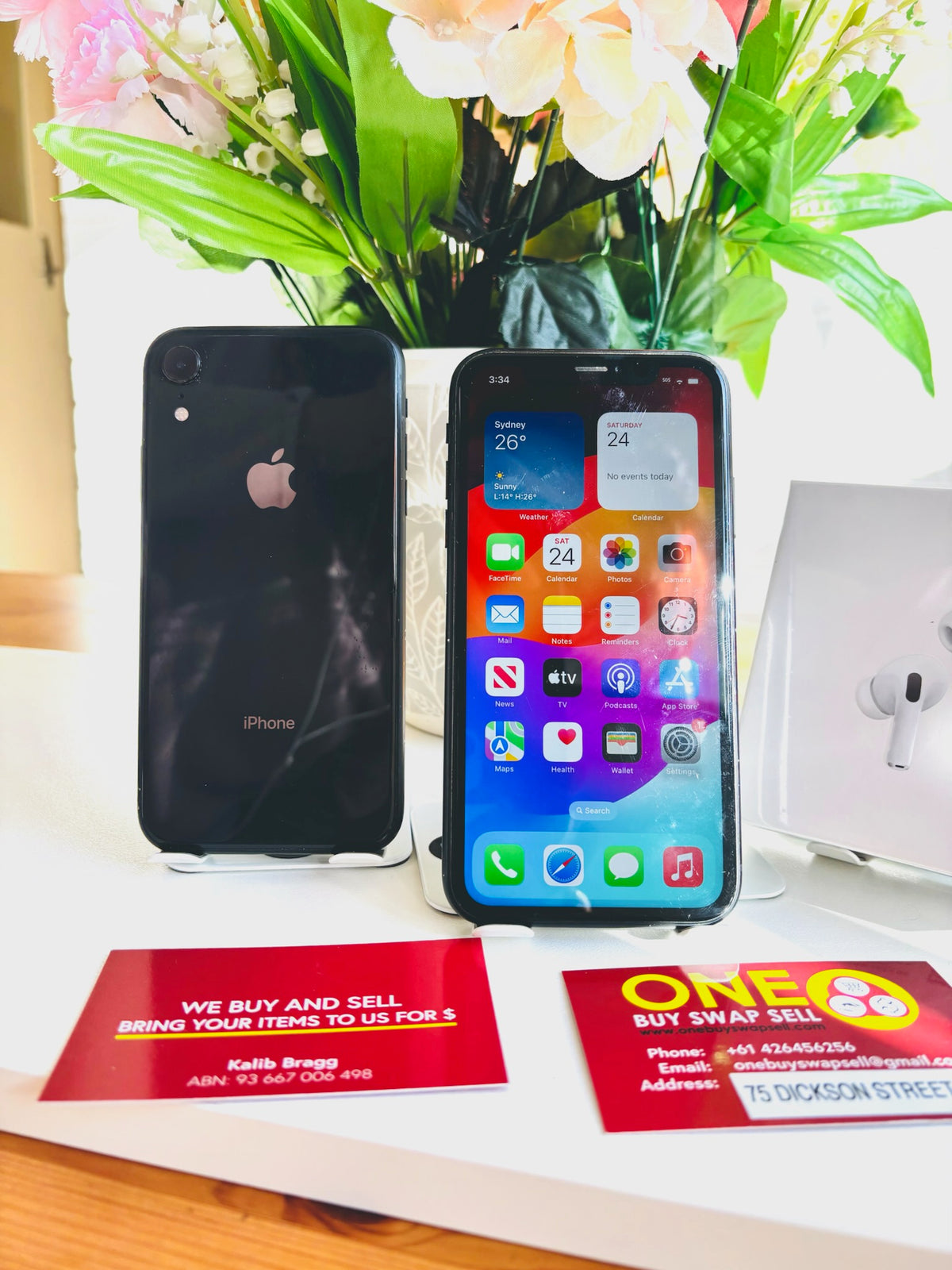 Apple iPhone XR 64GB, unlocked, Warranty
