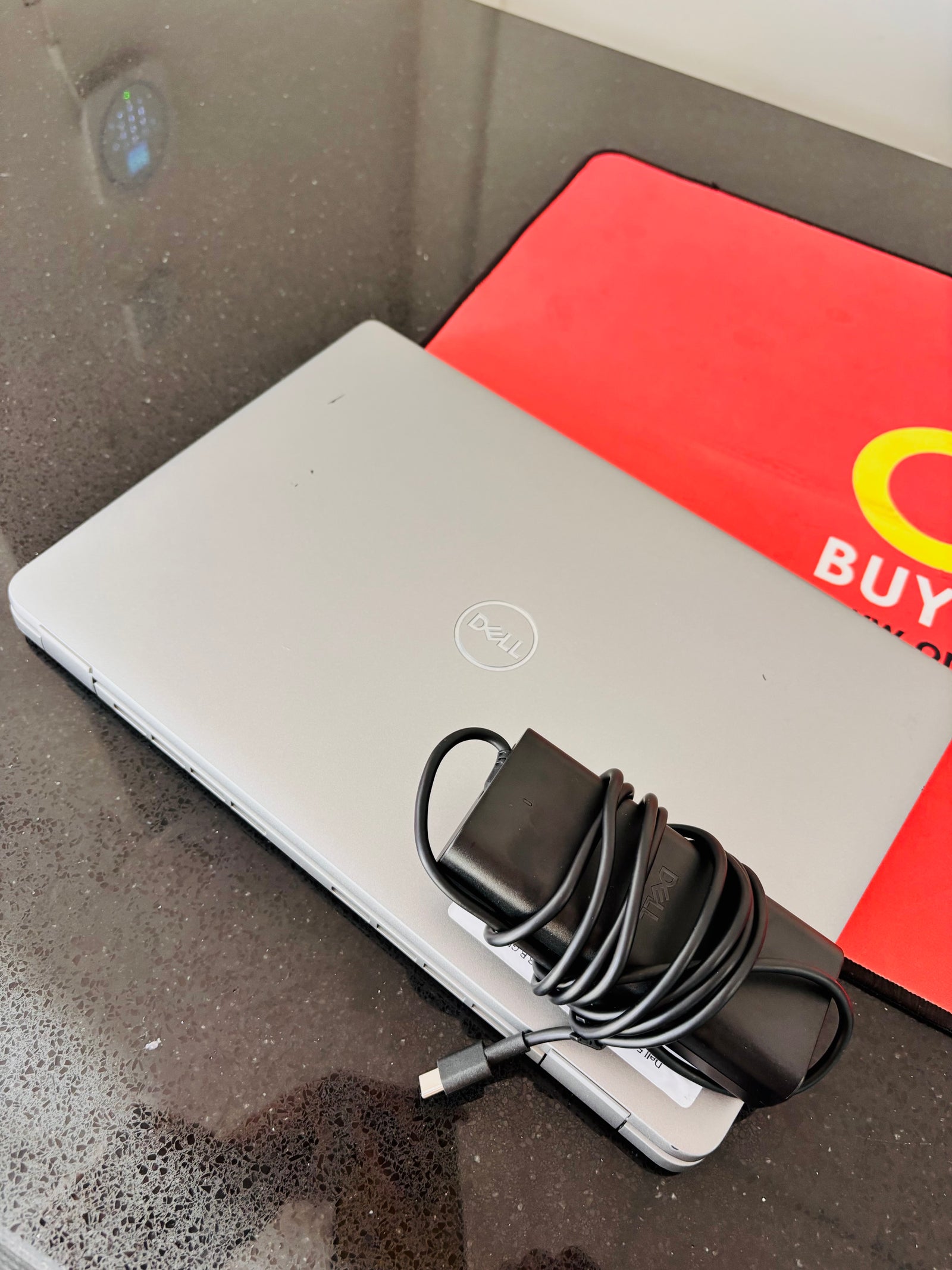 DELL Latitude 5330, Intel core i5-1254u. 16GB / 256GB