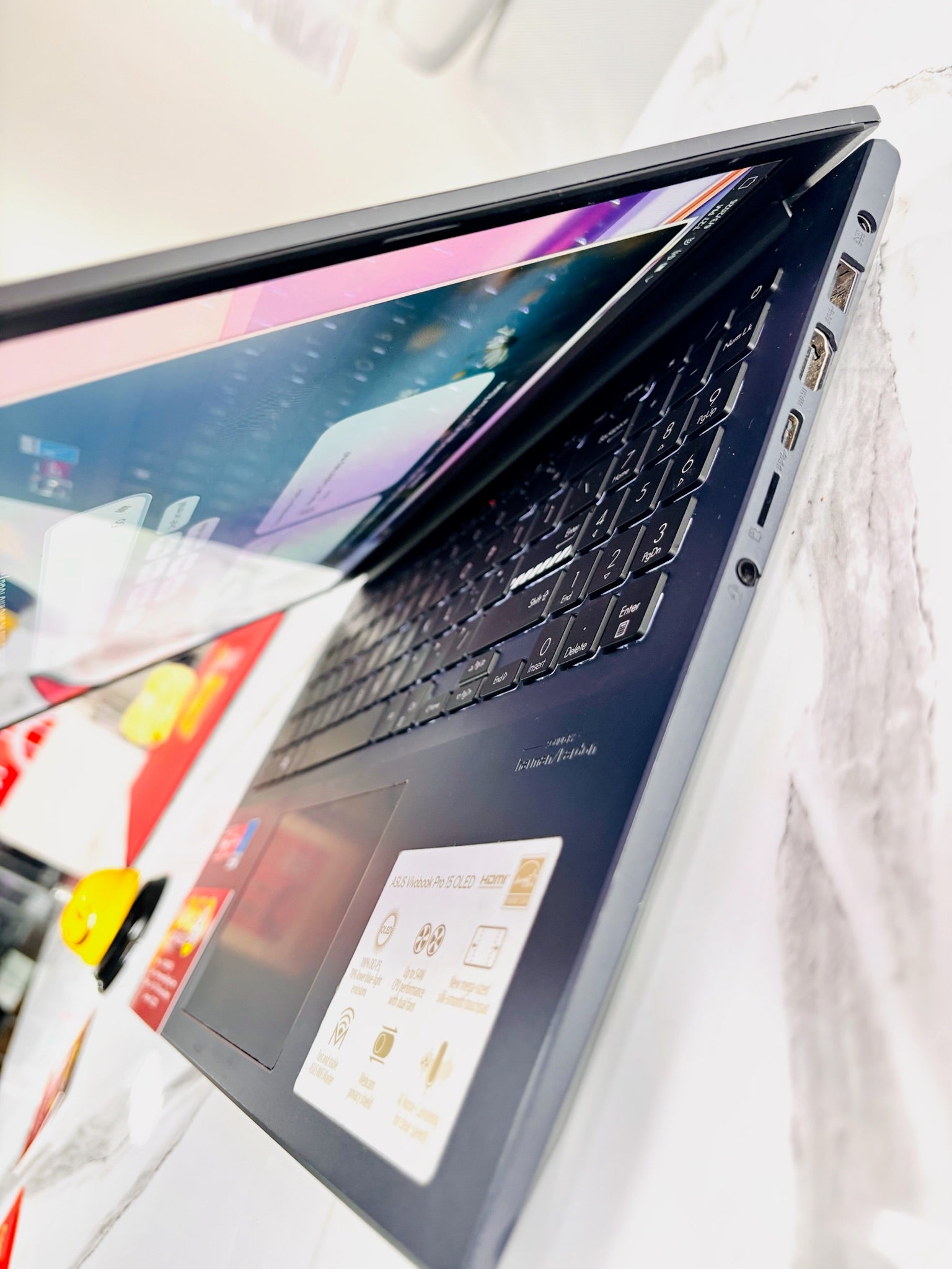 ASUS Vivobook 15 OLED |  Ryzen 5 5600h | 8GB RAM | 512GB