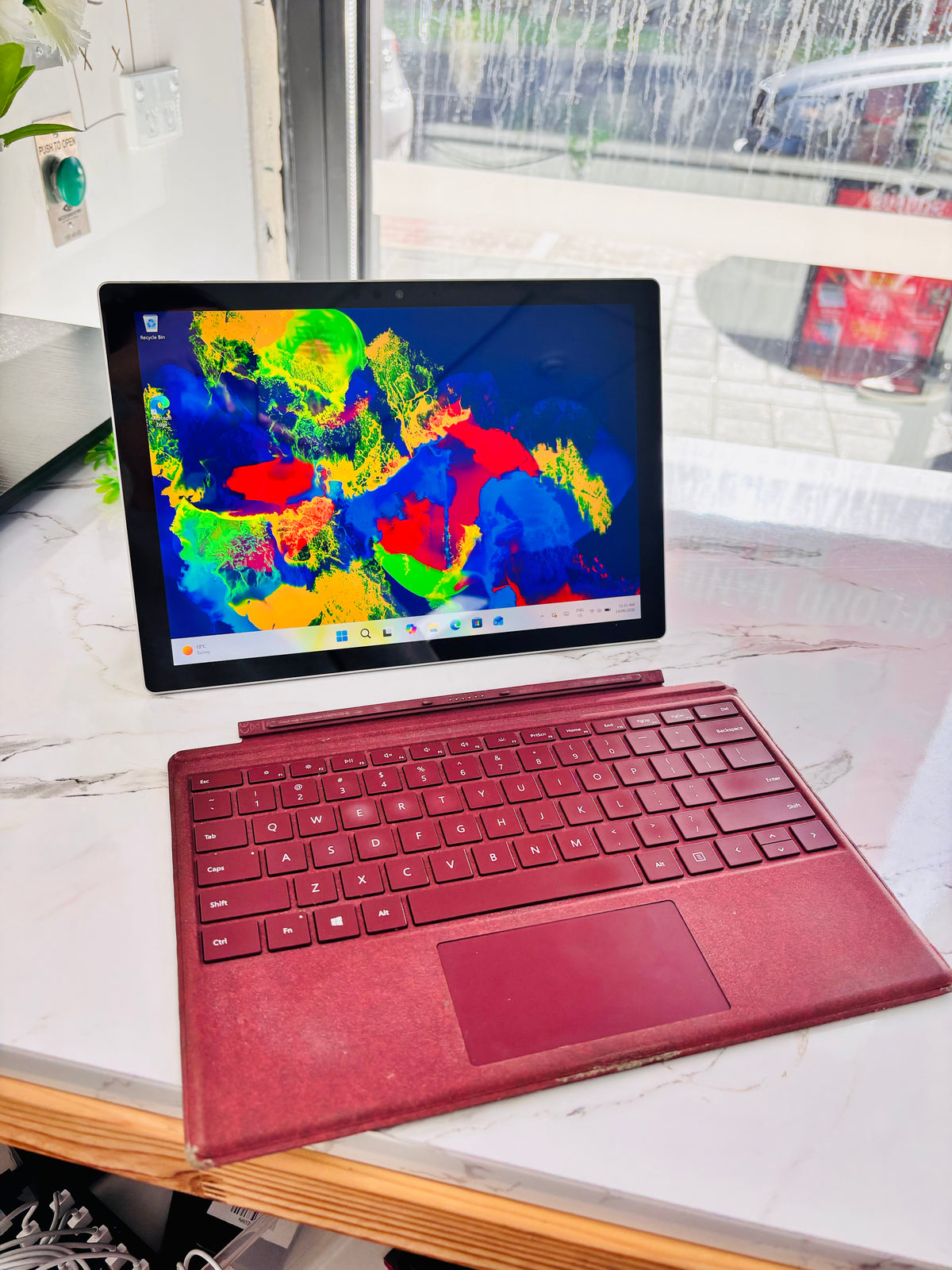 Microsoft Surface Pro 6, 8GB RAM 256GB SSD Win 11P, Core i5-8th Gen