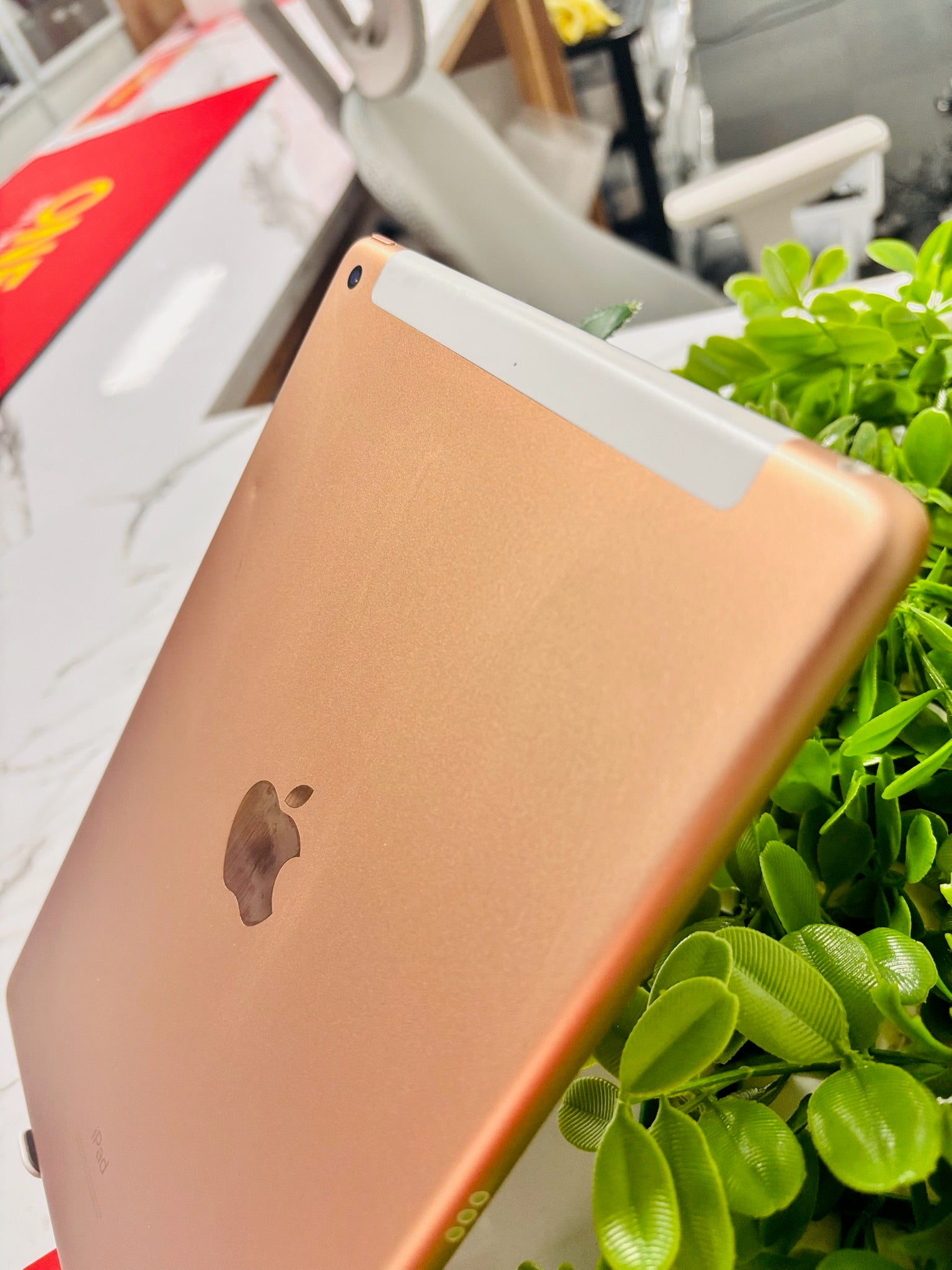 iPad 8th Gen 128GB Wifi + Cellular Rose Gold