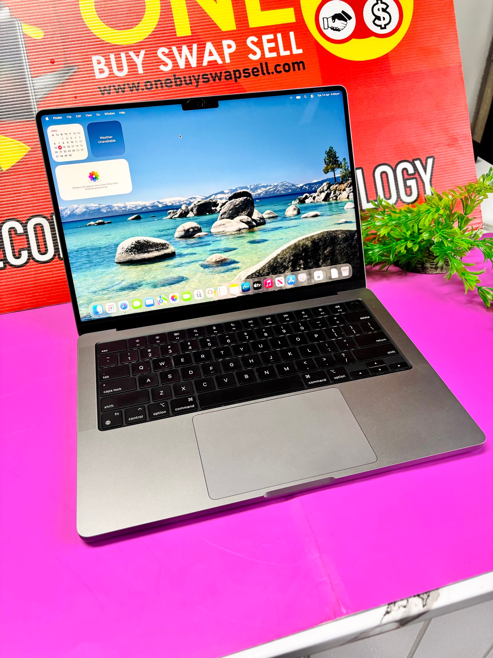 Apple MacBook Pro 14" (2023) M3 Chip, 8GB RAM 512GB storage